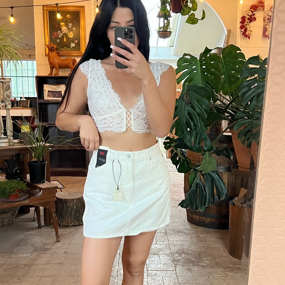 NWT LEVIS CREAM DENIM SKIRT